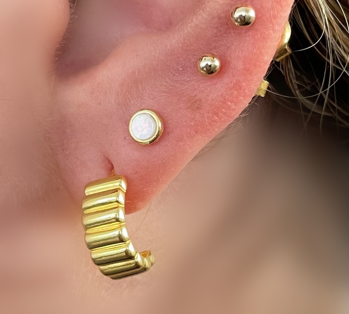 Trendy Gold Textured Huggies