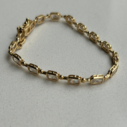 Elegant Radiant Bezel Bracelet