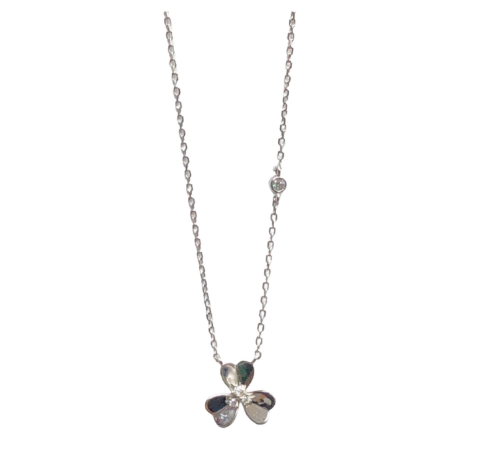 Dainty Flower Necklace